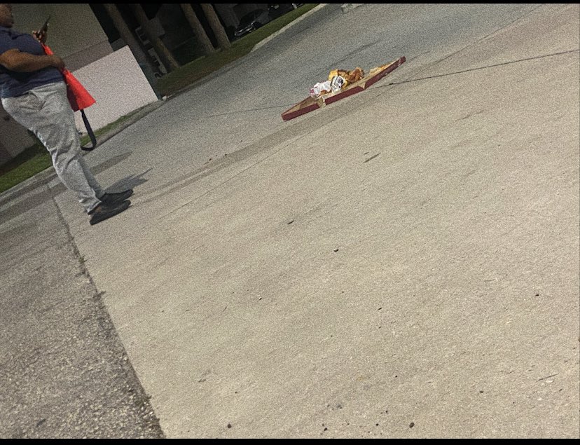 mylarmani's tweet photo. why doordash just drop all my food💔💔💔💔 https://t.co/FHSFCfsXF5
