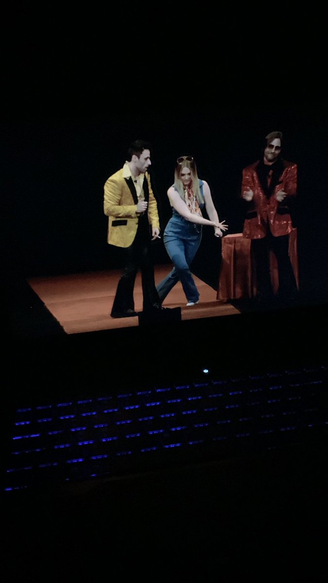 lr_zkt's tweet photo. 4:30am and ofc i will sleep #NYPlive https://t.co/hIhEv10UHH