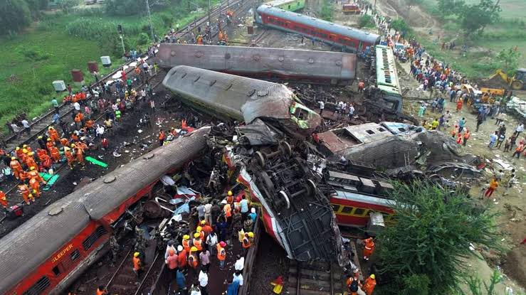 BJP has revolutionised the railways … thread 

Balasore Triple Train Accident

As many as 293 people were killed and over 1,200 injured in the triple train collision near Bahanaga Bazar railway station in Balasore district on June 2.