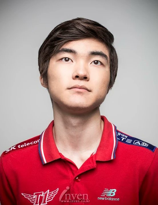FionnOnFire's tweet photo. During his decade-long career, Faker has played on and against the greatest teams League of Legends have ever produced 

Tonight, he stands against possibly the biggest challenge of his career: JDG, the perfect team walking the golden road

He has seen the rise and fall of the Royal kingdom; outlasted the Samsung empire; overcame the Cinderella story of the Tigers; withstood the reign of iG's raw strength; outlasted G2's creative artistry; survived the coup of Damwon 

He's seen it all, and win or lose, has always continued on