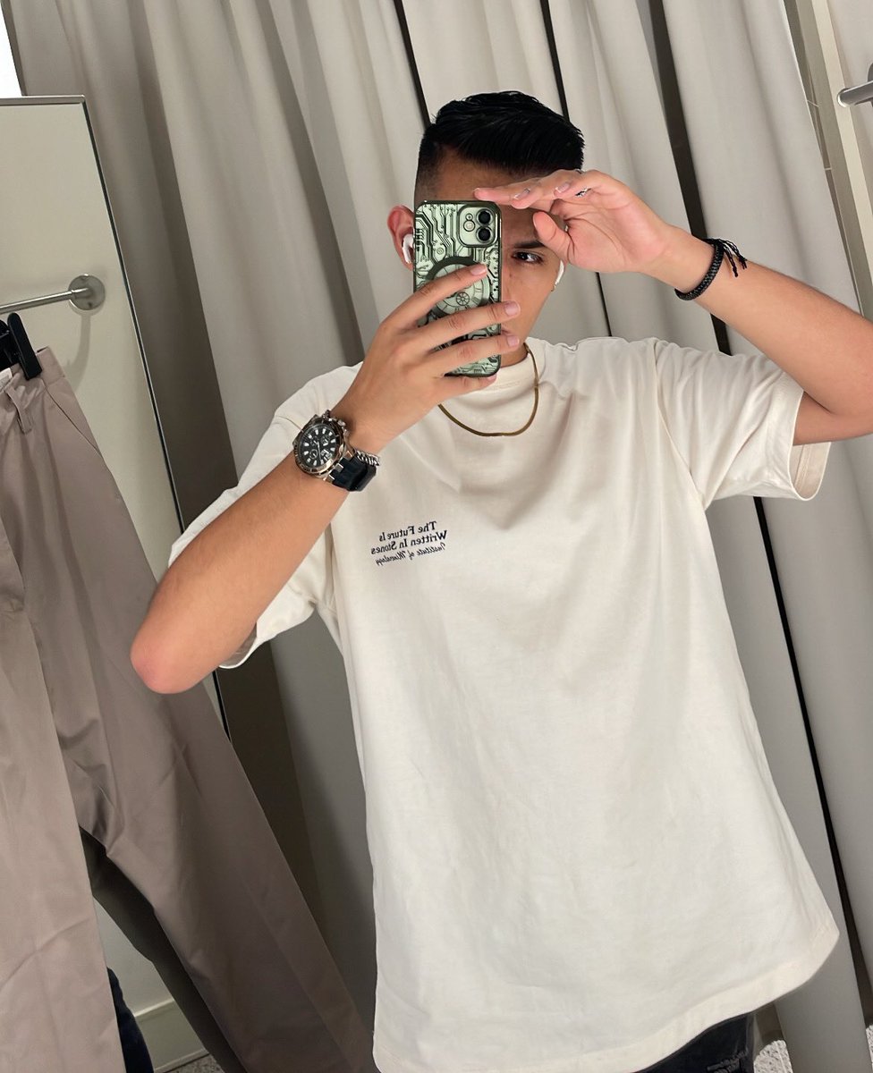 👾