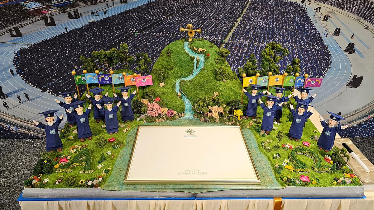 수료식의 정석.
신천지 10만 수료식으로 증명하다!
· 2023 신천지 12지파 10만 수료식ㅣ시온기독교선교센터 114기
· 일시 : 2023. 11. 12.(일) AM 11:30
· 장소 : 대구 월드컵 스타디움
· 라이브 &amp; 다시보기 링크
youtube.com/live/KGYHJMIPy…
#전세계에서몰려옴 #신천지_예수교 #성경대로 #급성장 #졸업식