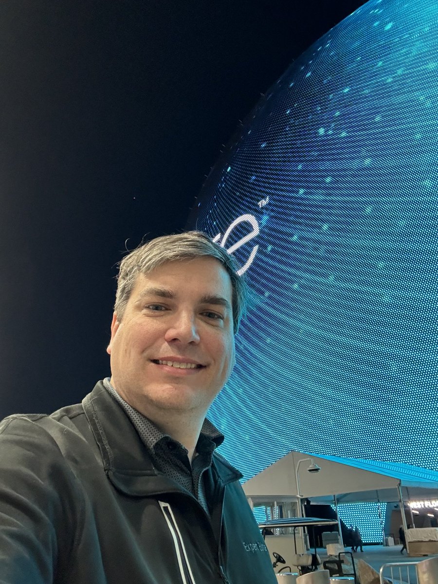 thecadgeek's tweet image. Is it just me, or are the orbs on iPhone photos bigger than ever‽ #AU2023