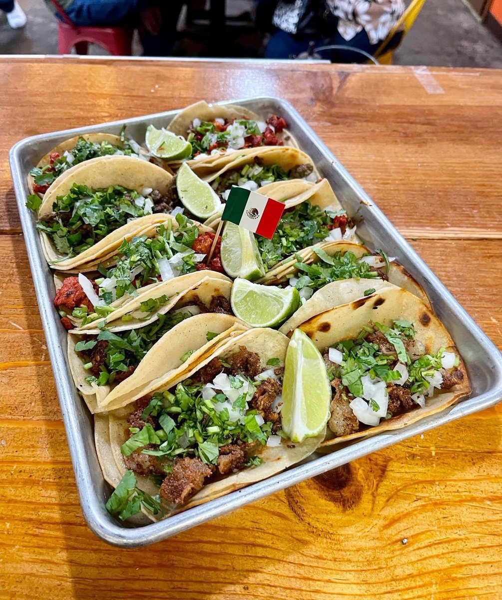 Yes, I have plans this weekend. I plan to eat authentic street tacos from @tacosdonalena !!! 🌮❤️😎 #tacos