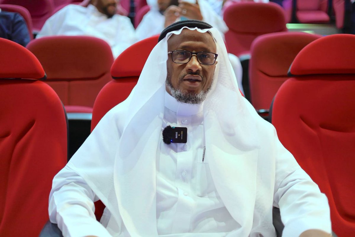 alzahracenter20's tweet photo. مركز  ومكتبة وقرطاسية الحمراء 
بالمسؤولية المجتمعية شركاءنا حضروا  
الاحتفاء  قائدي المركبات 
عطاءاتهم مستمر ويمثل التاجر ومسؤليته المجتمعية 
ووعدوا تقديم المزيد 

تم تكريمهم واستلمه   مالك القرطاسية 
الأستاذ محمد فلاته
من يد سعادة مساعد مدير التعليم الأستاذ محمد المدخلي https://t.co/hN9dLIo4kh