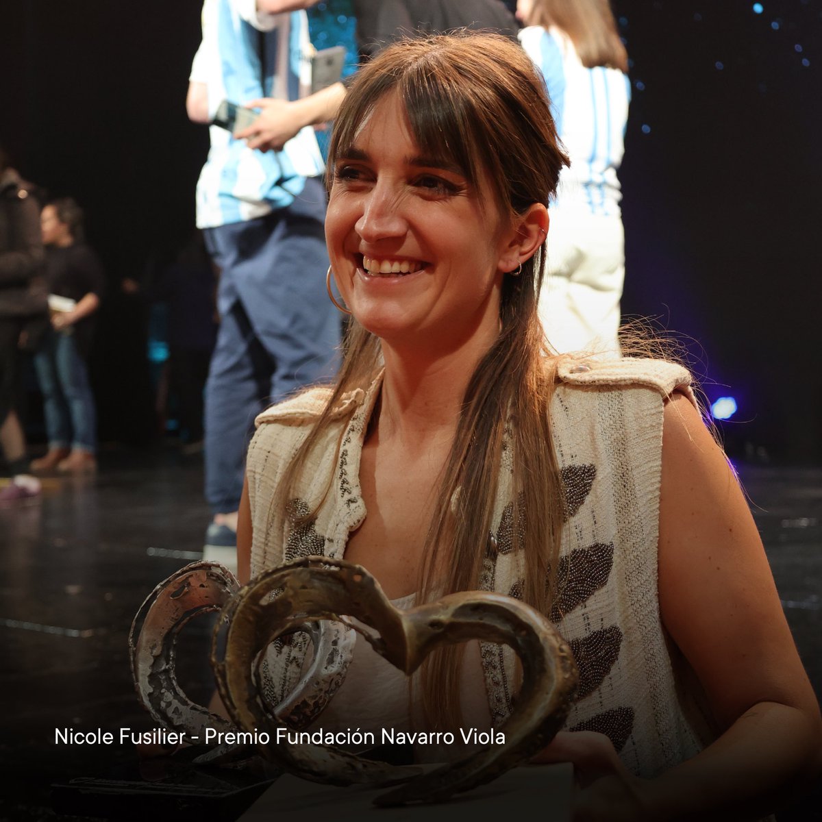 Uno de los momentos más esperados de la noche! 👏

Nicole Fusilier es la ganadora del Premio Fundación Navarro Viola por su proyecto #UnaSolaFamilia 🥹

Gracias a la <a href="/FNavarroViola/">Fundación Navarro Viola</a> por el apoyo incondicional todos estos años 🫶