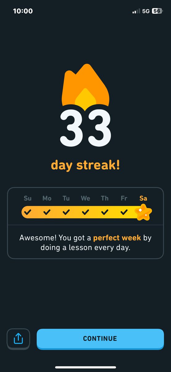 Ehbit_'s tweet image. Doing duolingo in the bar with @zoeytruran