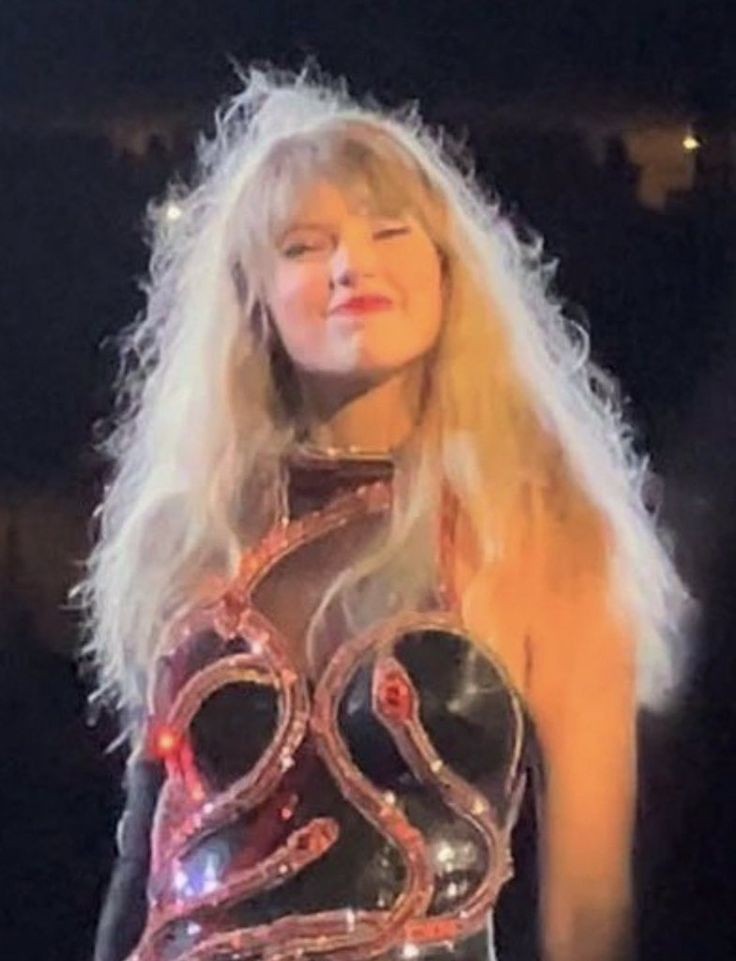 vitiellosloren's tweet photo. Ciertos dijieron que taylor no sé sentía cómoda con lo de la cena de anoche y hoy dijo que se sintió muy bienvenida https://t.co/J8uToSyR4c