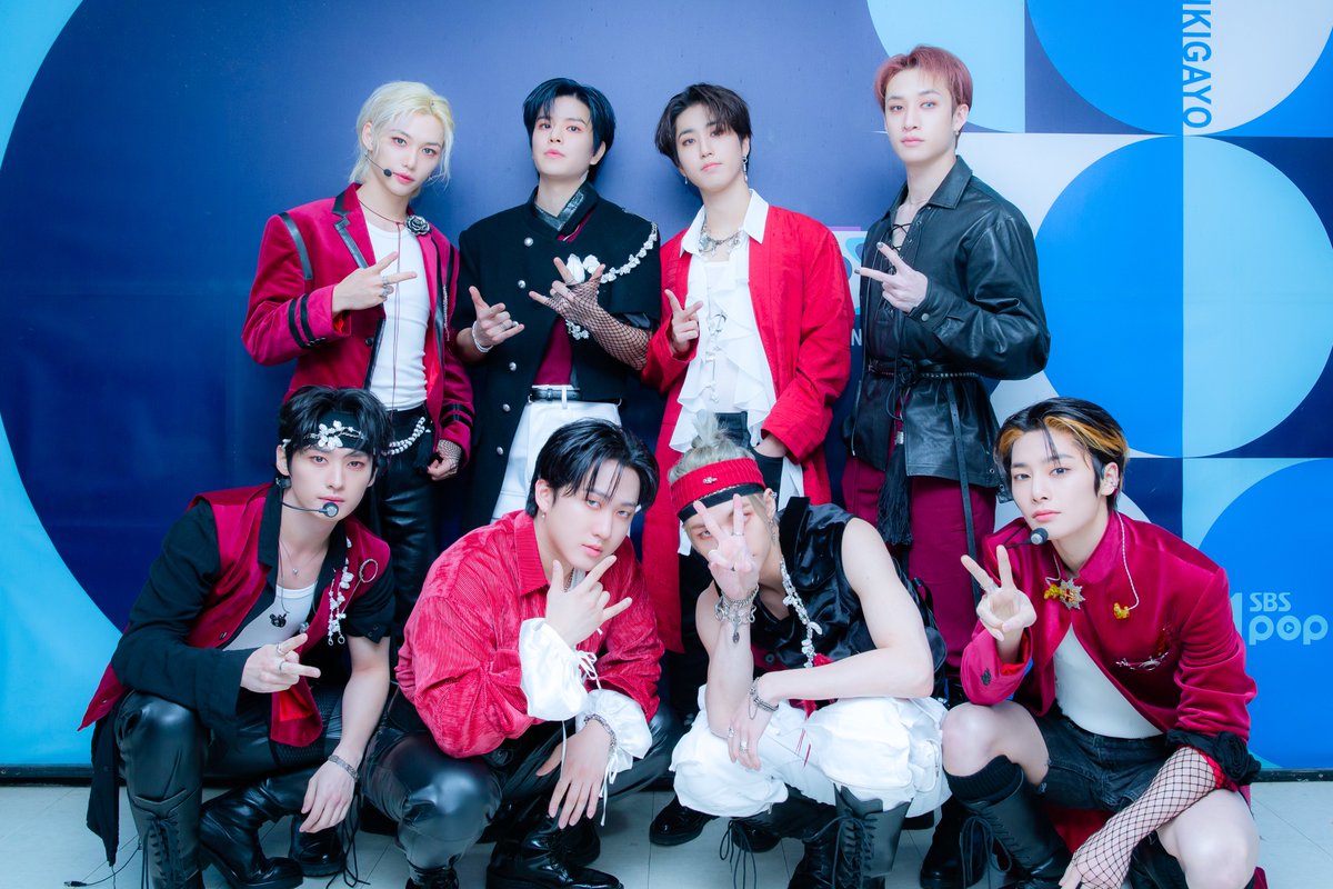 kpop_sbs's tweet photo. [👔] 231112 #착장인가

잠시 후 오후 3시 35분!
#인기가요 에서 만나요❤

#스트레이키즈 #StrayKids #락 #樂 #LALALALA @Stray_Kids https://t.co/HAQDLkrezr