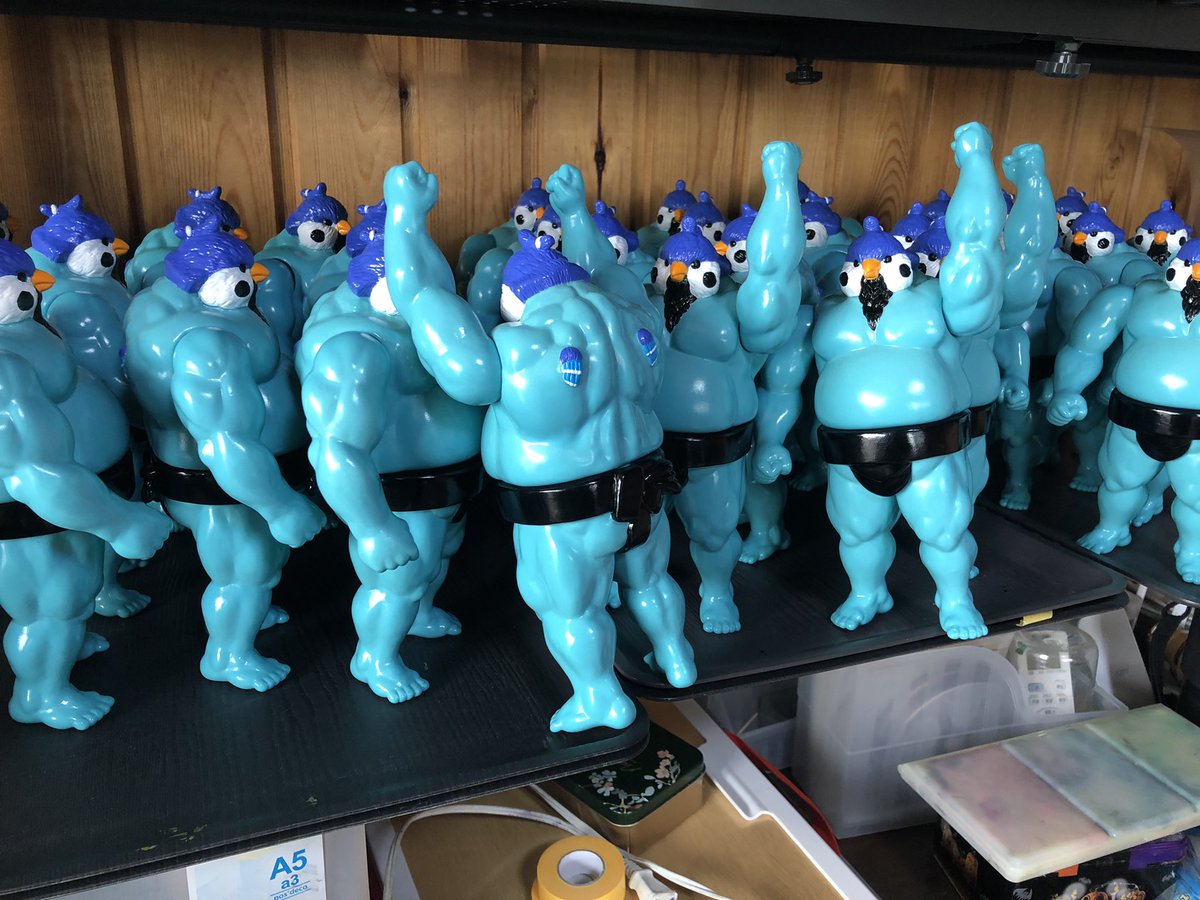 雀力士ソフビ色違いの雀(蓄光) 12月2日発売予定。 6000(税抜) よろしく