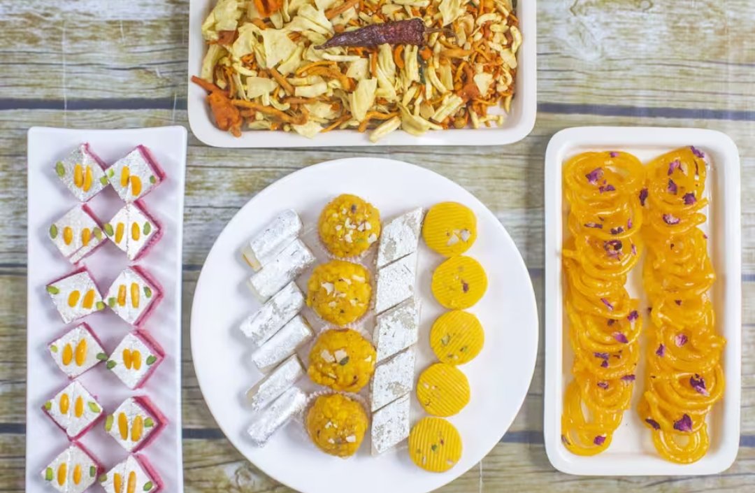 VRaj_In's tweet image. Celebrating Diwali with the incredible breakfast from Morbiwala Ghatkopar – unbeatable flavors that light up the morning! 🎇 #DiwaliDelights