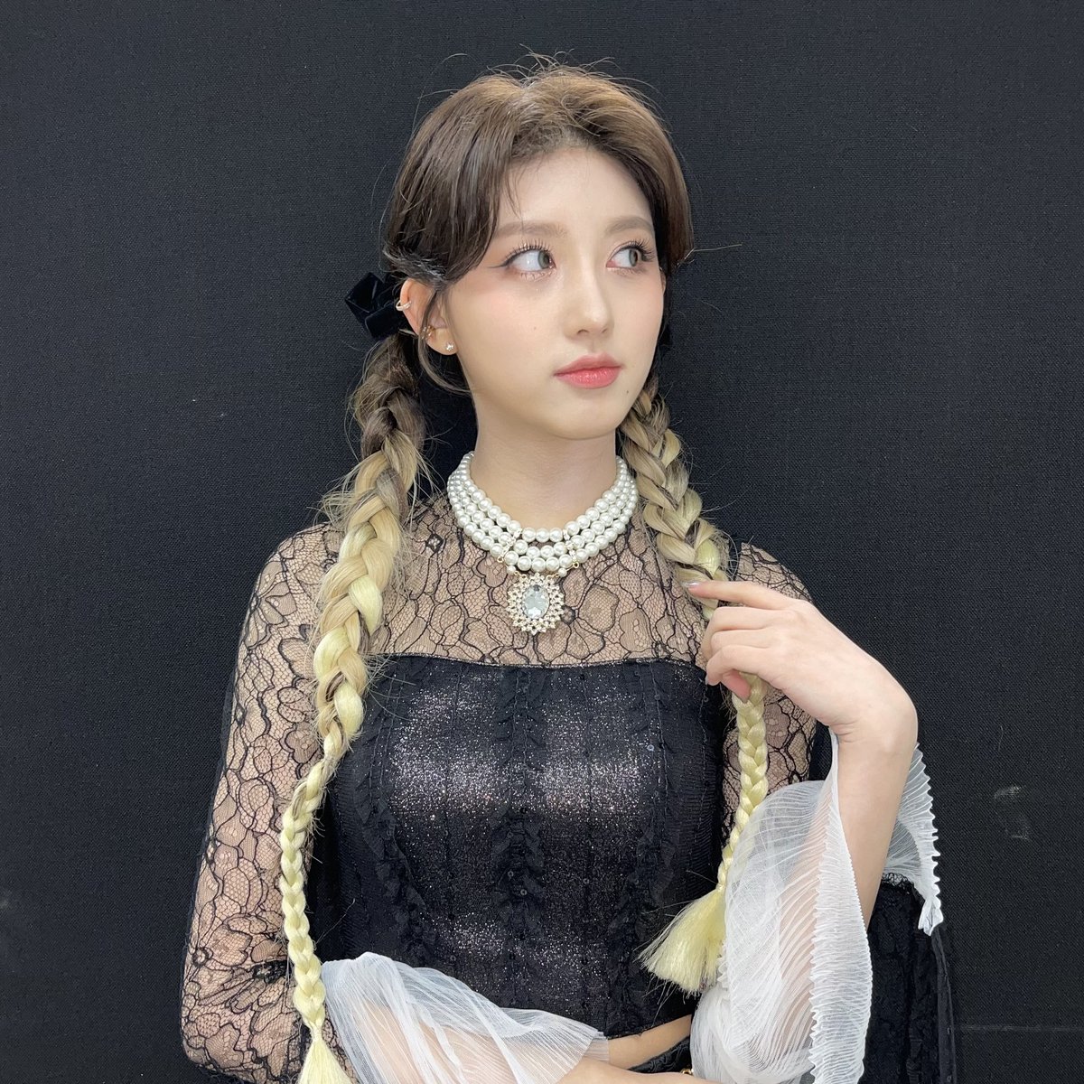 byabba_'s tweet photo. Me vine al #Wooɑh·데뷔 para celebrar junto a estas lindas nenitas su tan esperado debut. Por supuesto que no olvidé seguir el  #𝟷𝟷·𝟷𝟷𓈒࣪𖥔𝑐𝑜𝑑𝑒 y pedí un deseito para que se ganen el soty con su musiquita. 💗

𝕝𝕠veli𝐠𝐡t, ♡ #𝖊va. https://t.co/sfRXIE14v9