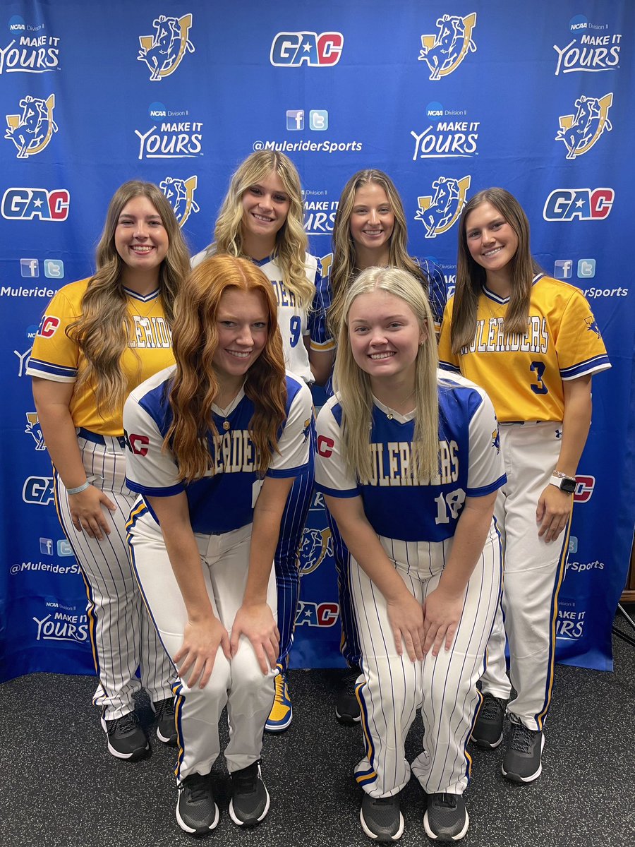 emalea_bailey's tweet photo. I had the best time on my official visit this weekend! It was great getting to meet my future teammates and spend some time together. I can’t wait to call Magnolia home. Go Muleriders!💛 @JAnderson_Coach @mollymcarter_ @mandybrooke14 @FirecrackersAR https://t.co/lBxUBnBvQC