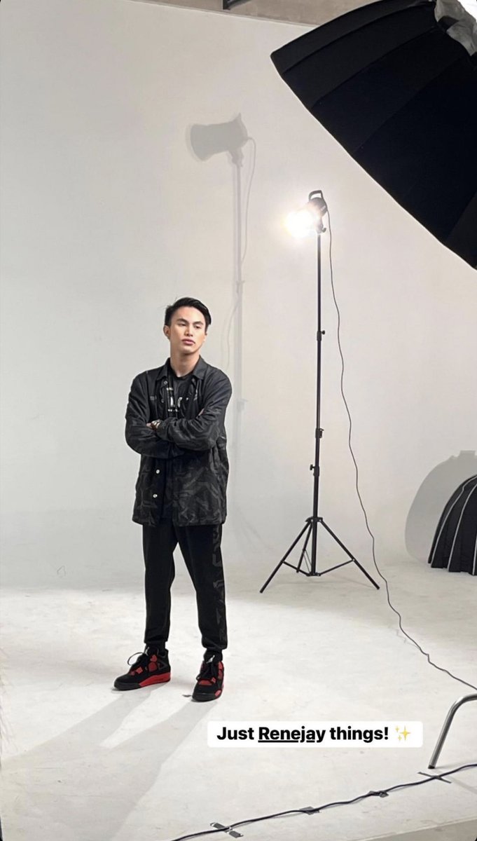 just_juhruh's tweet photo. Pogi 🖤🤍 @_RENEJAY https://t.co/CZJlWi2il1