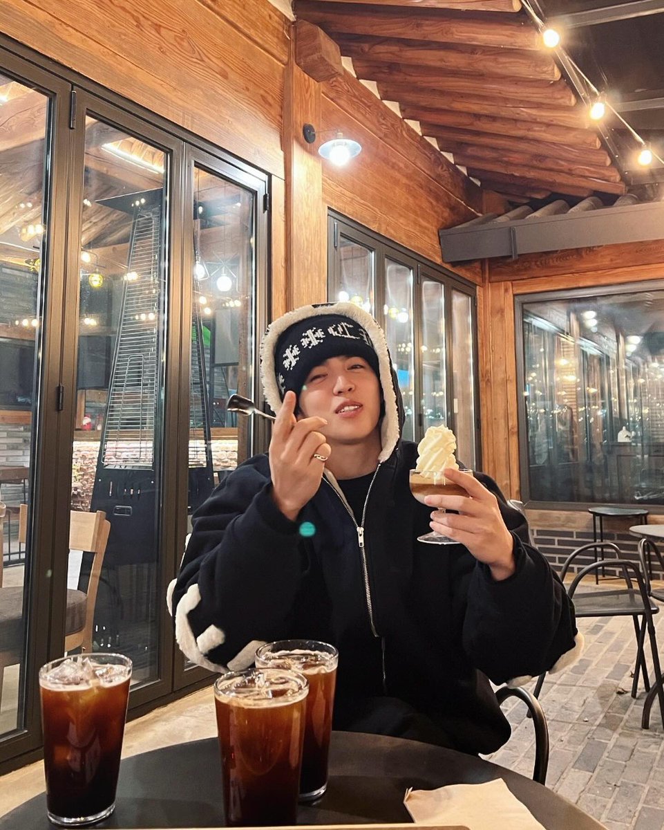 exo_bvsly's tweet photo. pogi ng bf ko (real) 🤏🏼🤏🏼 https://t.co/bd36yKVK3l