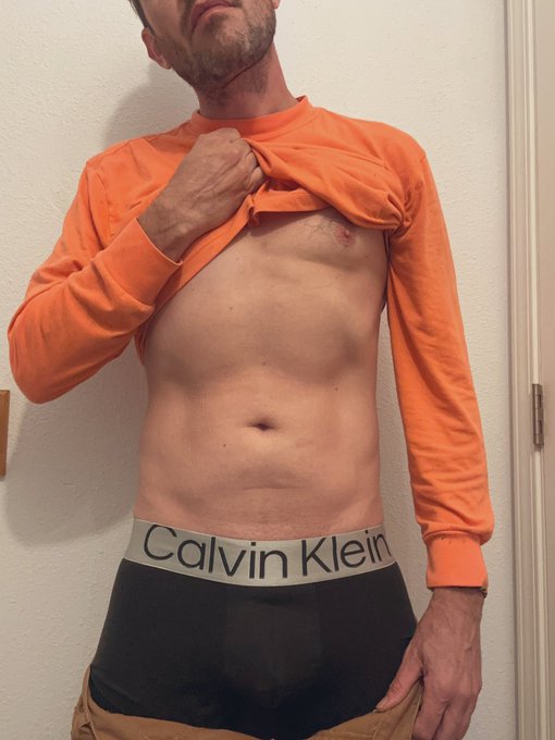 I'm looking to have this gods body worshipped over Skype.  Let's get a proper drain in 😈💰  findom - cashmaster