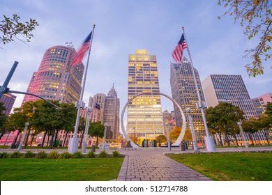 BigBroButFirst's tweet photo. @jakeshieldsajj The areas where the pictures were taken. Every city has a nice area and a decrepit area. Case in point: Detroit’s nice face vs Huntingdon ugly face. https://t.co/NyxQrrDgFv