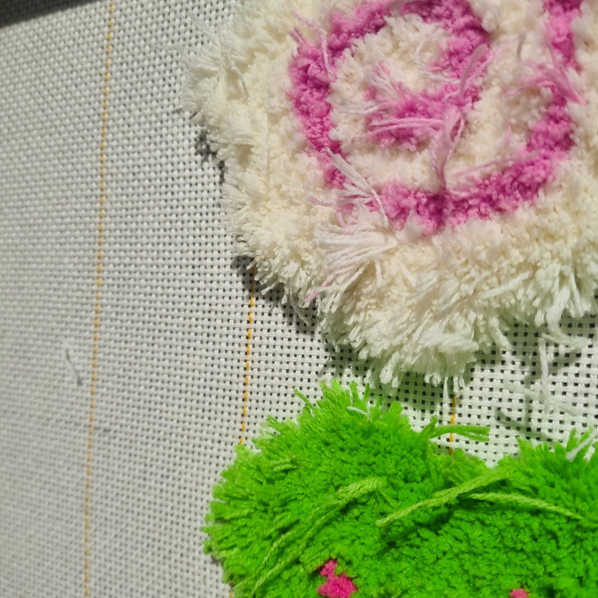 칼바람에 너무 추운 겨울이네요🥶
요즘에 미니사이즈 키링도 제작중이예요!!
전보다 귀여운 사이즈로 만들어보고 있으니
기대해주세요🍥