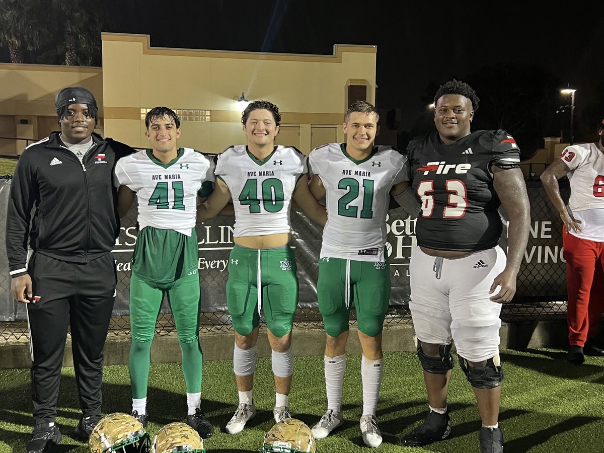 Although opponents tonight, always RAIDERS! Special congratulations to Trevon, who closed out a fantastic college career and will be earning a Master’s degree! Keep up the great work, so proud of each of you!! ⁦<a href="/RiverdaleFB/">Riverdale Football</a>⁩ ⁦<a href="/RiverdaleRaider/">RiverdaleHighSchool</a>⁩