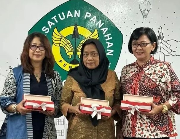 KEHILANGAN BESAR BAGI INDONESIA 

Kusuma Wardhani, salah seorang atlet terbesar dalam sejarah Indonesia, anggota Trio Srikandi yg mempersembahkan medali pertama bagi Indonesia pada ajang Olimpiade, meninggal dunia hari ini. 

Kusuma bersama Lilies Handayani dan Nurfitriyana