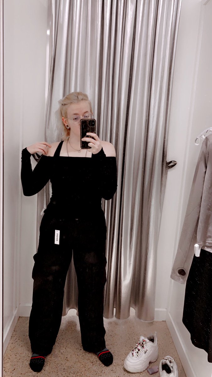 WilTheAlien's tweet photo. I have been recently informed that the non-binary equivalent to “goth mommy” is “grim guardian” and I will no longer answer to anything else.
GRIM GUARDIAN 🥀💀⚰️ https://t.co/j62p2u79ku