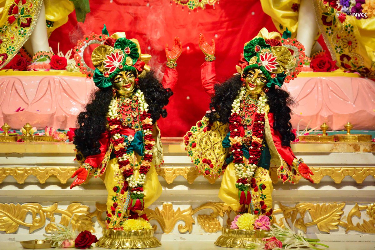 ISKCONPune's tweet photo. 🗓12-11-2023🙏🌷Today's Darshan🌷
🌷Sri Sri Gaur Nitai🌷
🚩@ISKCONNVCCPune🚩
.
.
#Happydiwali #Diwali #Deepavali #deepavali2023🪔
#happydiwali2023 #diwali2023🪔
#ISKCONNVCC #ISKCONPune #ISKCON
#ISKCONNVCCPune #PUNE #DailyDarshan
#Saturday #12thnovember #12thnovember2023 https://t.co/cEqMYDN9UH