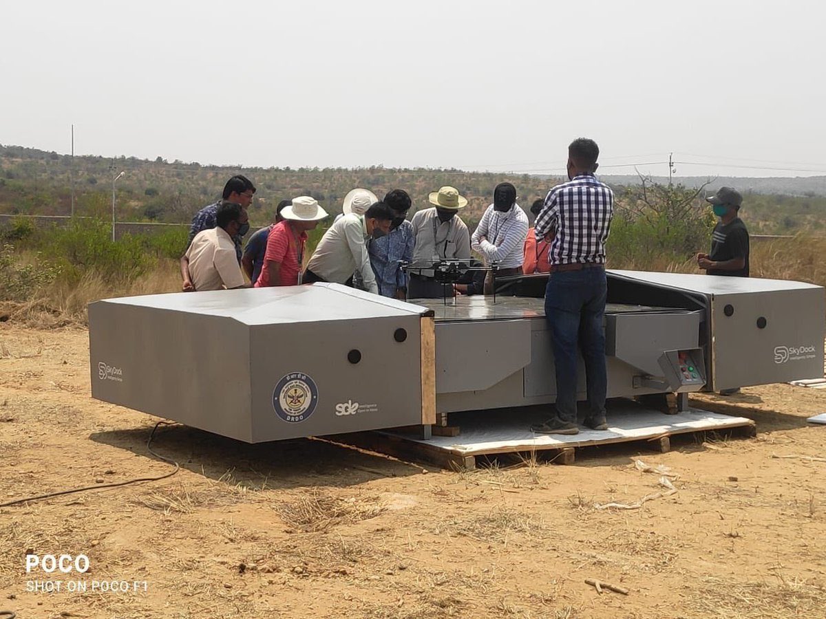 BhartiyaDefence's tweet image. SkyDock Sumitra from #DRDO for quick response drone deployment with multi UAV cooperative interaction. Don&apos;t know whats happening in this project ....🌐 #DroneTech #InnovationInProgress