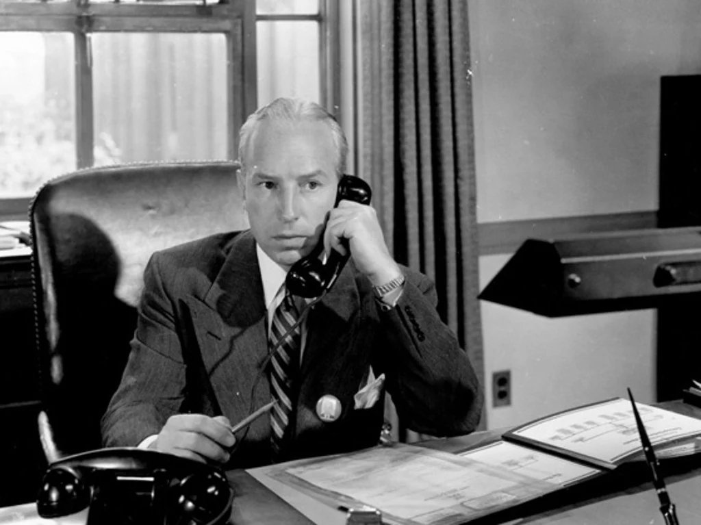 AngusKohm's tweet photo. The House on 92nd Street (1945) by #HenryHathaway
w/#WilliamEythe #LloydNolan #SigneHasso

A man recruited by the Nazis becomes a double agent for the F.B.I.

“The house that hid a secret more terrifying than the mind can conceive!”

#WWII #TrueStory #Noir #FilmNoir #Noirvemeber https://t.co/VzkdUyXoCS