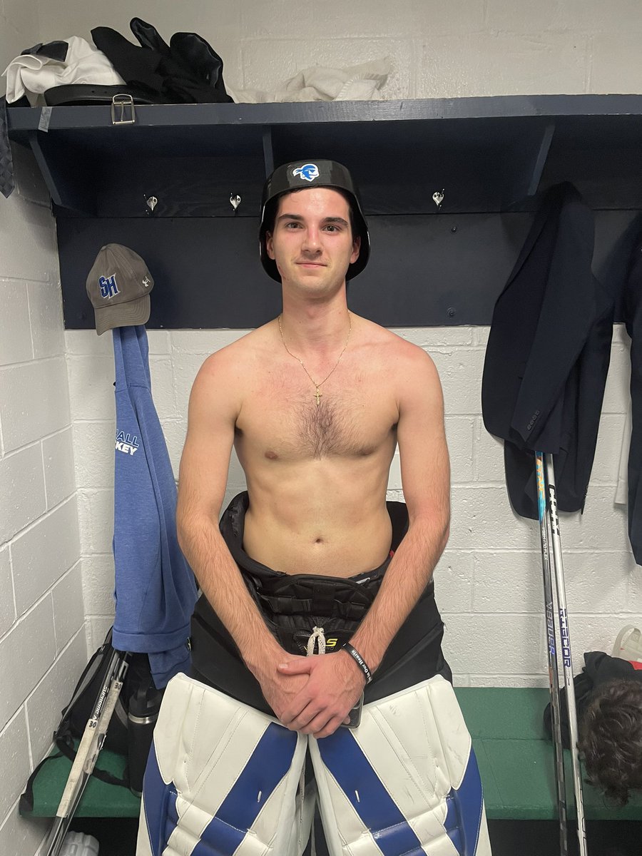HALL_PUCK's tweet photo. Pirates Win! The pirates pick up the win 4-3 over UPenn. Goals by: Mascolo(1), Fearon(1), Wedge(1), Volpi(1). Congrats to Joey Salvador on picking up the Pirate Helmet for his big performance in goal. The Boys are back at it tomorrow on the road vs Drexel. https://t.co/kzZMZlodPs