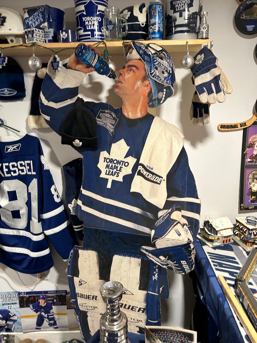 bdnmbca's tweet photo. McCarty is a true @MapleLeafs fan check out his massive collection.   #bdnmb 
https://t.co/6mghjmOnoZ
@Cujo https://t.co/ZOJdsbqJJK