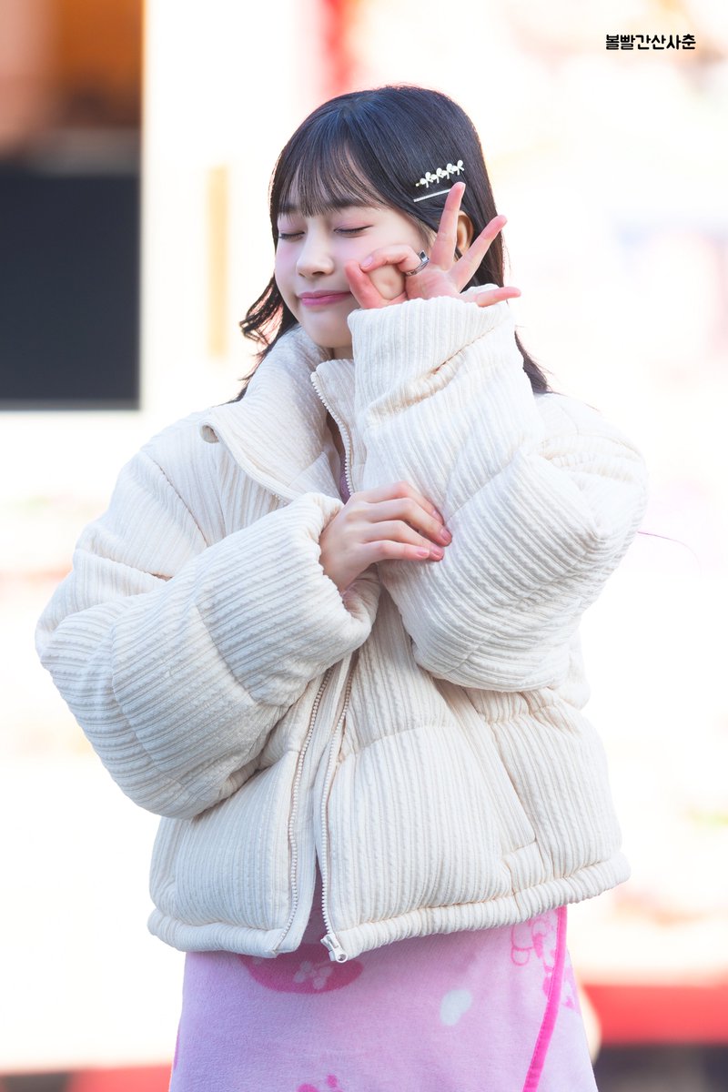 231111 위클리 (Weeekly) 지한 (JI HAN) - 음악중심 미니 팬미팅

sansachoon.tistory.com/187 

#위클리 #Weeekly 
#지한 #Jihan 
#음중 #미팬

<a href="/_Weeekly/">Weeekly (위클리)</a>