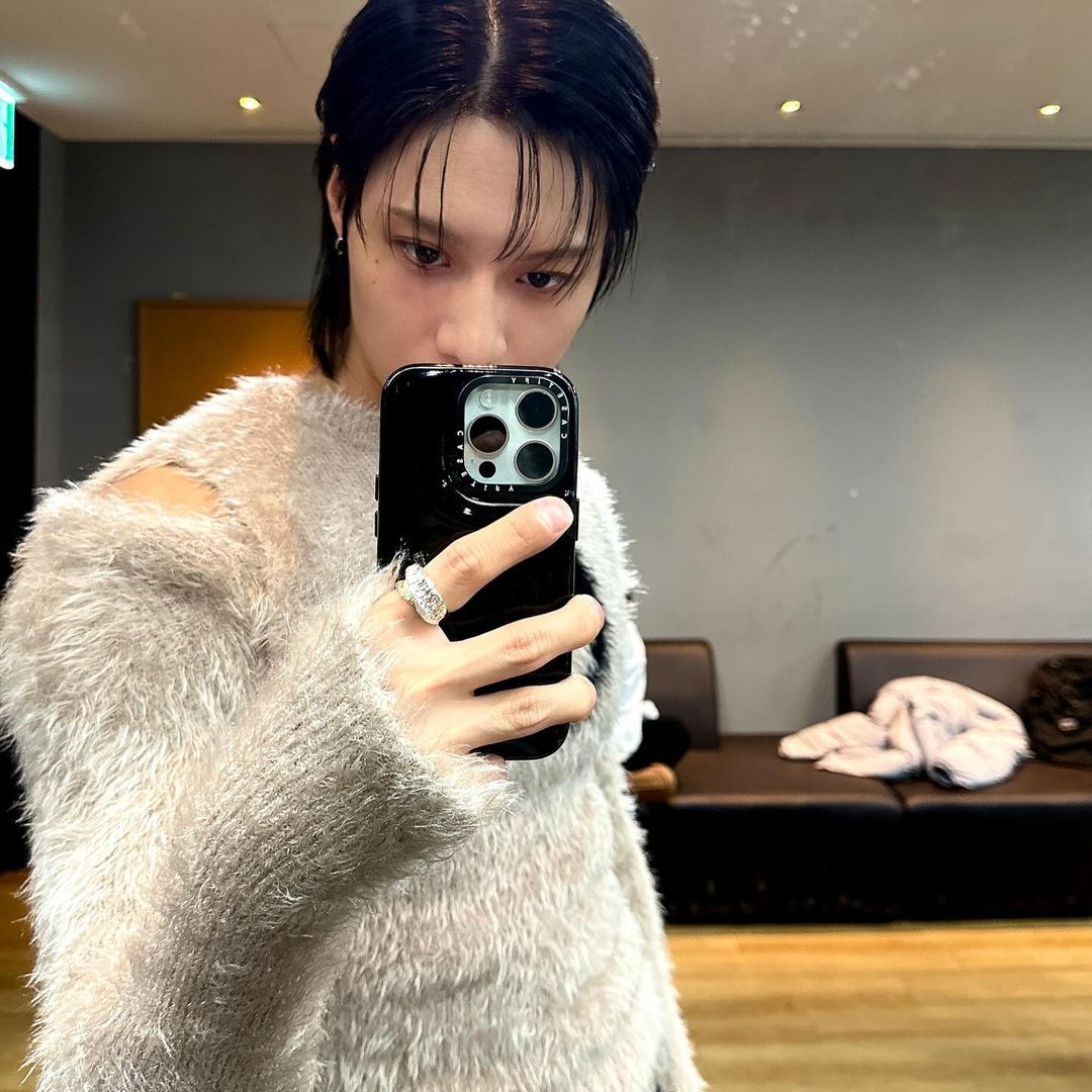 Forever_SHINee's tweet photo. [Photos] Taemin instagram update - Thank u shineeworld🩵 231111 (2P) https://t.co/Xs5fH24oXB 

#TAEMIN #태민 
#SHINee #샤이니 
#Guilty #TAEMIN_Guilty #Guilty1stWin https://t.co/ELUHZgssnM