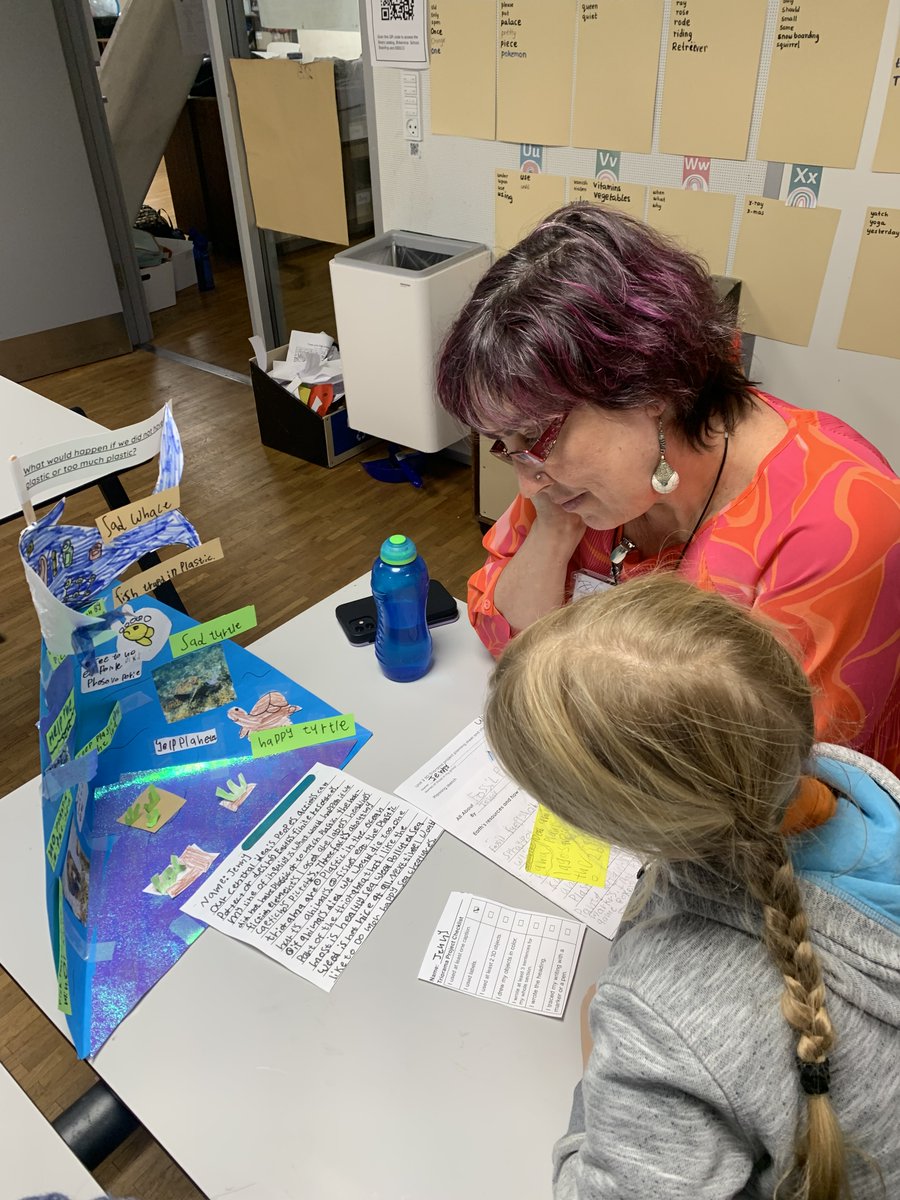 CISDK's tweet photo. Enthusiastic chatter filled the room as Grade 2 students at CIS showcased their intricate trioramas on non-renewable resources during the open house last week. 

#sustainability #parentinvolment #pypschool #openhouse https://t.co/wZxDxzmCcf
