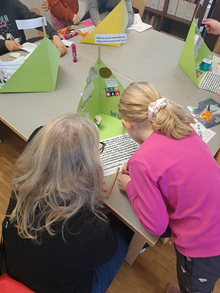 CISDK's tweet photo. Enthusiastic chatter filled the room as Grade 2 students at CIS showcased their intricate trioramas on non-renewable resources during the open house last week. 

#sustainability #parentinvolment #pypschool #openhouse https://t.co/wZxDxzmCcf