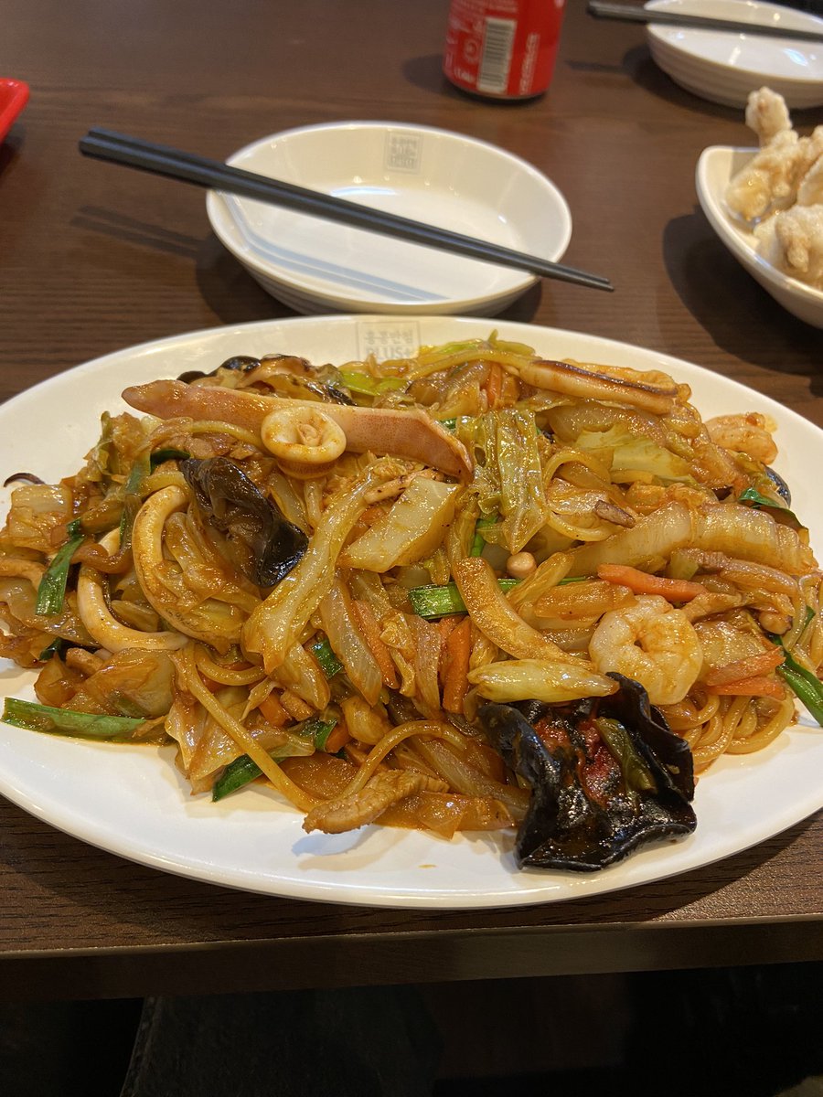 micmicduality's tweet photo. Lunch time at Chef Paik‘s restaurant 😋💜 (it was a lot of food omg) https://t.co/iD3LOW7dyp