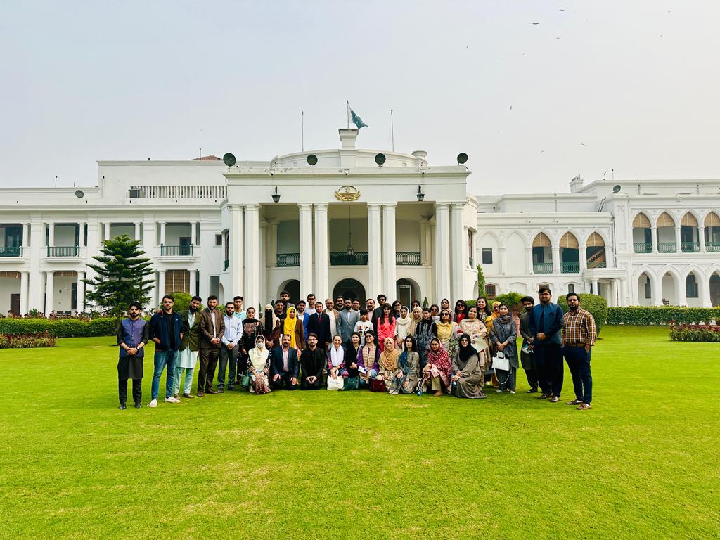 Shamsudin911's tweet photo. Glimpses during the participation of @ModelCCI provincial round debating democratic devolution in Lahore. I extend my sincerest gratitude to sir @Lal_Zamaan and entire management of @HSF_Pakistan  for orchestrating such an outstanding event and tours.
#modelcci #kiu
#hsf #punjab https://t.co/gcEqb3yEfw