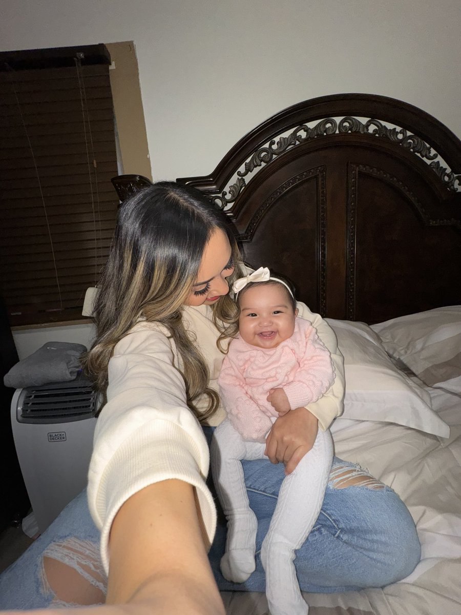 _karentamayo's tweet photo. Just me &amp; my little bestie 🎀 https://t.co/gYn93b5tz8