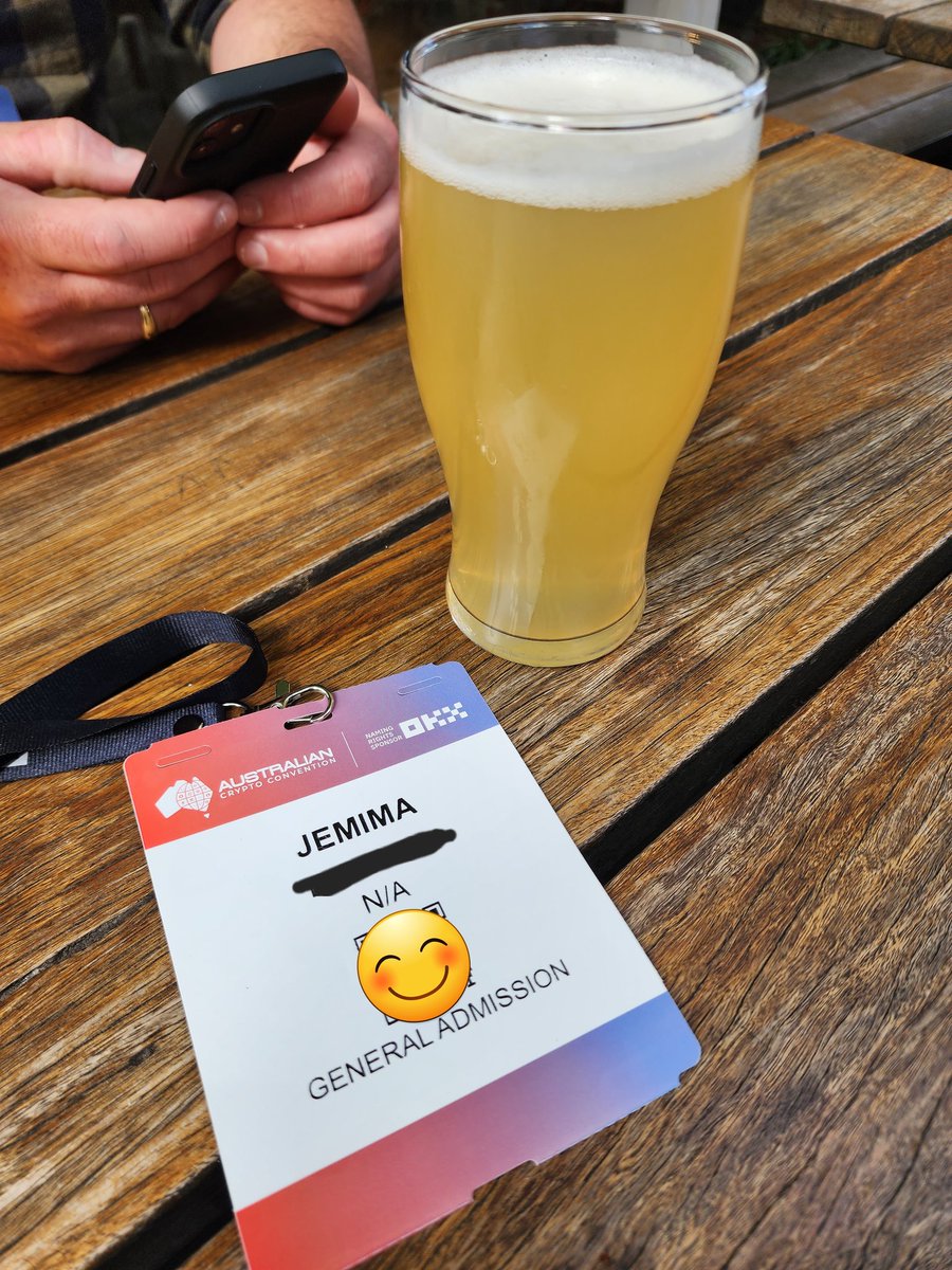 mimeypuddleduck's tweet photo. Winding down after another fun year at @AusCryptoCon 🙂🍺 https://t.co/G2nm6Cr6Sv