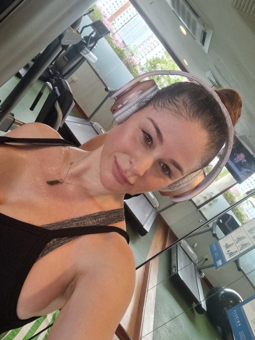 💋💋 #selfietime   #Singapore https://t.co/QnrXGeCnSq<a href="/tag/selfietime"class="tags">#selfietime</a><a href="/tag/singapore"class="tags">#Singapore</a>