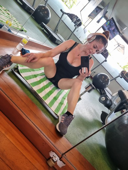 💋💋 #selfietime   #Singapore https://t.co/QnrXGeCnSq<a href="/tag/selfietime"class="tags">#selfietime</a><a href="/tag/singapore"class="tags">#Singapore</a>