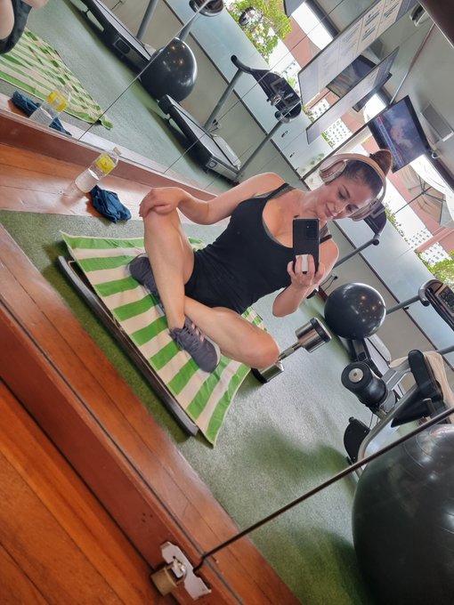 💋💋 #selfietime   #Singapore https://t.co/QnrXGeCnSq<a href="/tag/selfietime"class="tags">#selfietime</a><a href="/tag/singapore"class="tags">#Singapore</a>