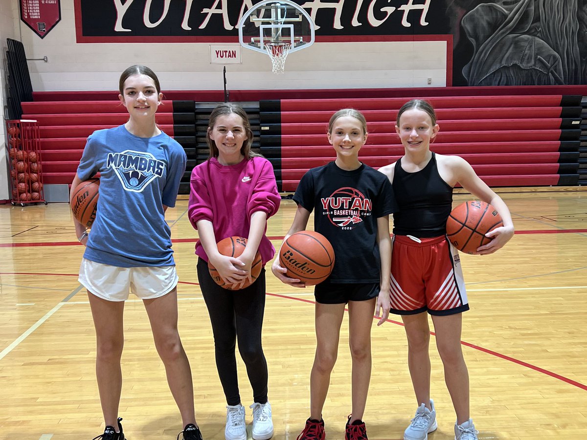 yutanbasketball's tweet photo. 2023 Midnight Madness was a blast!
✅Dribble Knockout
✅Knockout 
✅Black Magic - always a favorite!
✅Pizza
✅Fun

Thank you to all who attended!
@YutanGBB https://t.co/4BbLrWyjpo