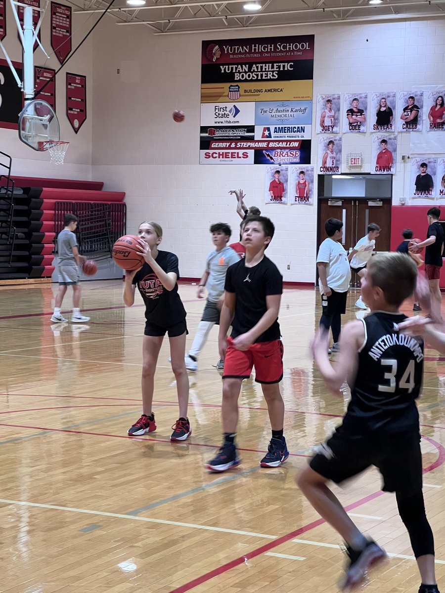 yutanbasketball's tweet photo. 2023 Midnight Madness was a blast!
✅Dribble Knockout
✅Knockout 
✅Black Magic - always a favorite!
✅Pizza
✅Fun

Thank you to all who attended!
@YutanGBB https://t.co/4BbLrWyjpo