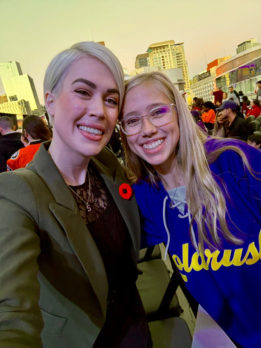 Carrlyn and Avery after what felt like a lifetime! It was so great seeing you! We’ve missed you! ❤️🤗❤️ #IYKYK #MiniMe #SoMuchLove #LAKings #GoKingsGo #RivalrySeries #TeamUSA