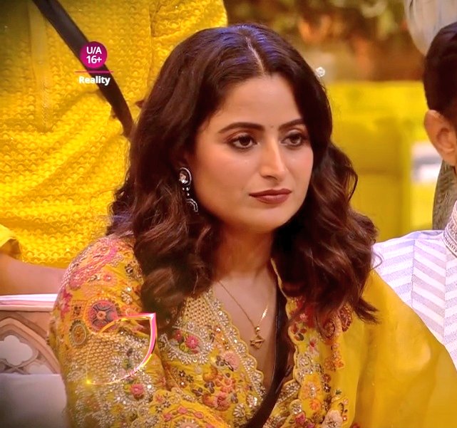 real_khabri_1's tweet photo. Ranking Poll of Week 4

Like &amp; Retweet if you're supporting #AishwaryaSharma in house.

(Only Likes &amp; Retweets will count)
11 Am to 11 Am (24 hours) 

#BB17          
#SalmanKhan https://t.co/Rrw93BkNPC