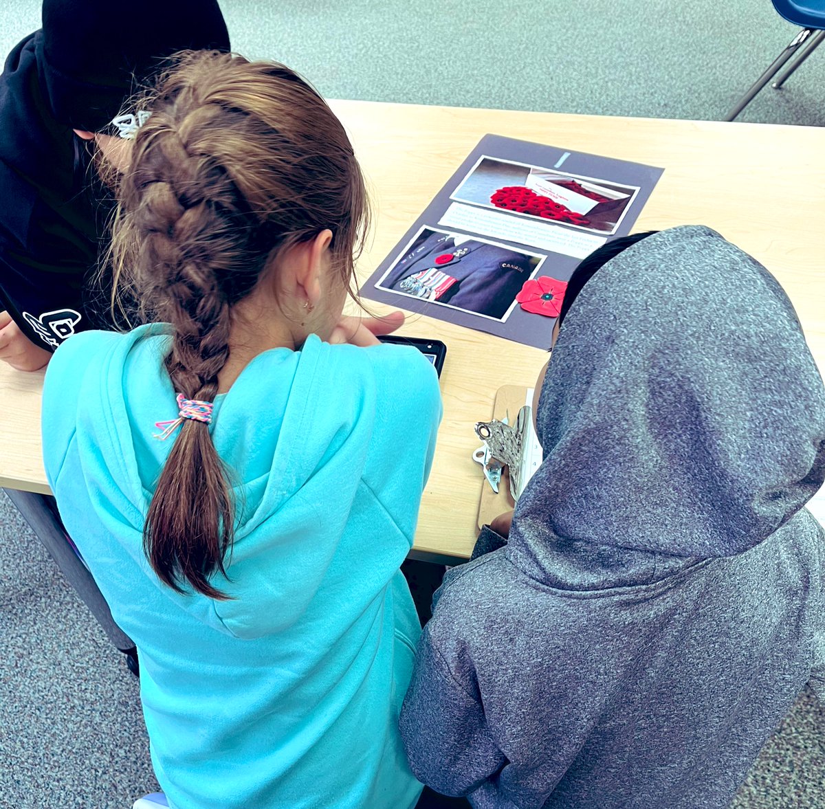 HSPaul_LLC's tweet photo. This week students used the Gov of Canada poppy stories App to read real-life stories about brave heroes who served and sacrificed to protect Canada and Canadian values. We also learned about Remembrance Day symbols. https://t.co/RUxHbP7oHS