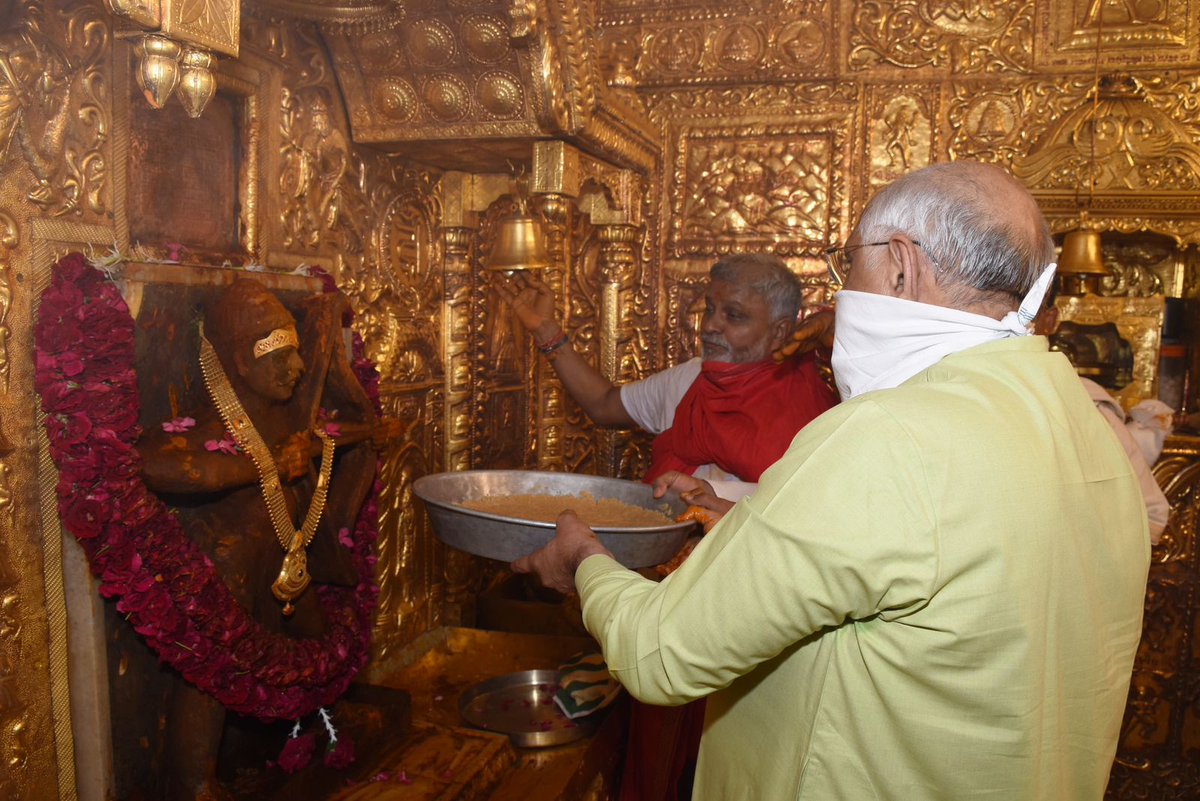 Gujarat CM visits Mahudi on Diwali