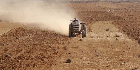 2023-11-11
بدأت في محافظة #درعا عمليات #زراعة محصول #الشعير للموسم الحالي، وفق  خطة تبلغ 39277 هكتاراً