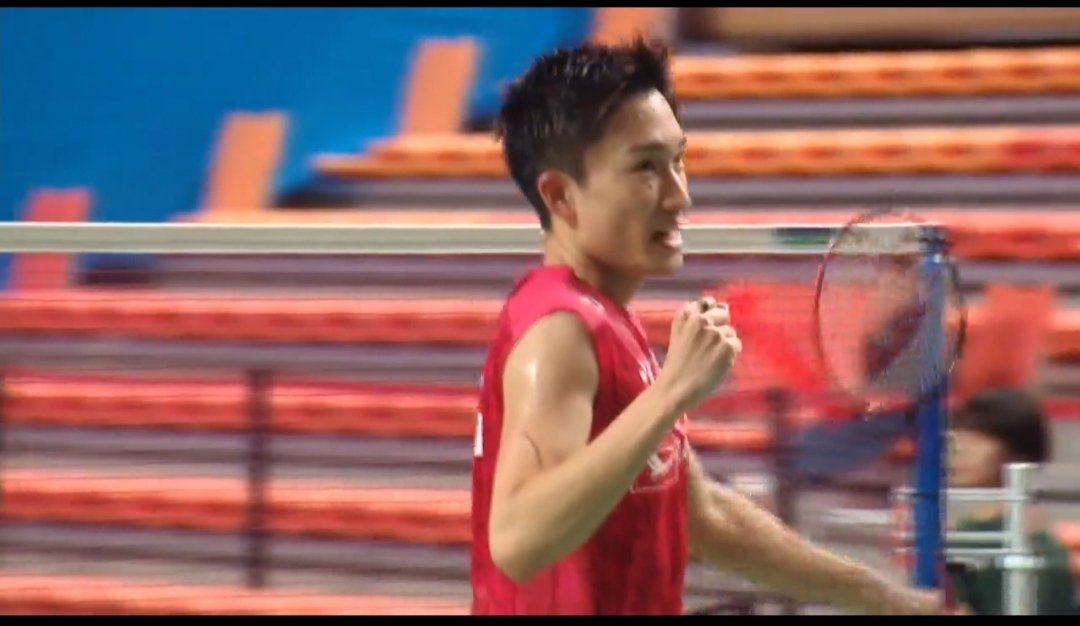ainurohman's tweet photo. GELAR BWF WORLD TOUR NO.16 BAGI KENTO MOMOTA! 

*Trofi pertama dlm 2 tahun terakhir. 
*Final pertama dlm lebih dr 1 thn terakhir. 
*Menderita sepanjang tahun ini. Sebelum Korea Masters, tumbang di R1 dlm 8 dari 10 turnamen. 
*Bangkit di Korea Masters. Juara tanpa kehilangan satu gamepun.

Sejak kecelakaan traumatis di jalan tol Kuala Lumpur, Momota mengalami kesakitan demi kesakitan. Baik fisik maupun psikologis. 

Ada yg berkata, sebetulnya Momota bermain dgn pinggang yg sudah remuk. Dia akan sulit utk juara lagi.

Tetapi ternyata determinasi, keyakinan, tekad, dan harapan Momota tidak ikut remuk. 

Selamat Momota. Respek!

Semoga ikut kembali menajamkan dan memeriahkan persaingan tunggal putra level dunia.