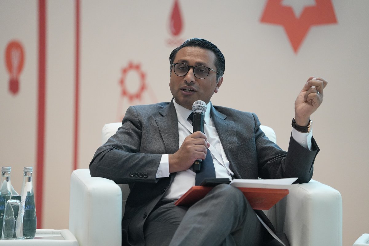 T20org's tweet photo. @SujanChinoy @COP28_UAE @TeenahJutton @SwarnimWagle .@SwarnimWagle:  We need to work to reduce country risk when it comes to #Climate finance. We need multilateral development banks (#MBDs) to ensure that investments are derisked. https://t.co/VRlav86tos